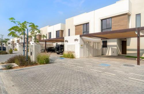 Abu Dhabi Apartment | Yas Island Gated Community Villas by Desert Key