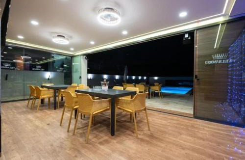 Ivanic-Grad Apartment | Apartments Villa Wood - Two Bedroom Apartment with terrace and pool view W2