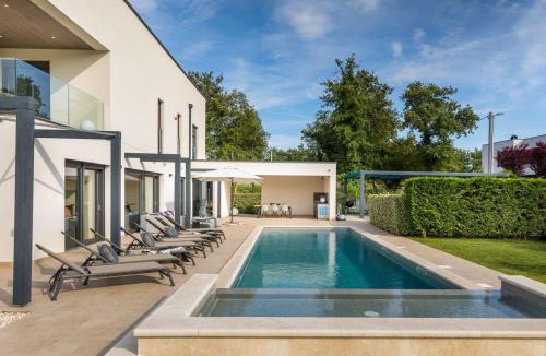 Kirmenjak Villa | Villa Luce Verde by Villsy - with pool, sauna and jacuzzi