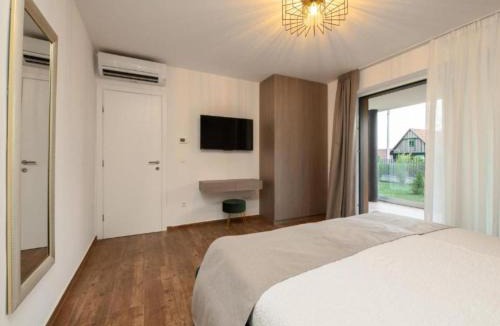 Ivanic-Grad Apartment | Apartments Villa Wood - Two Bedroom Apartment with terrace and pool view W1