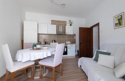 Knezevi Vinogradi Bed & Breakfast | Herceg House