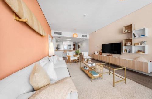 Jumeirah Village Triangle Apartment | StayShort - Comfortable 1BR Apartment in JVT with Gym & Pool Sleeps 2