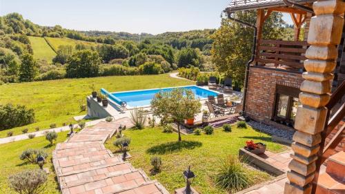 Pisarovina House | Tri srca