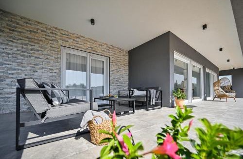 Jezera Villa | Villa Millennium