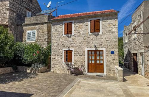 Vrboska House | House Tia