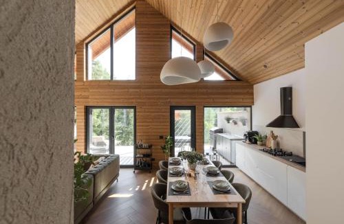 Muntele Baisorii Villa | Nova Sky Lodge, Luxury Alpine Chalet with Jacuzzi and Fireplace, Baisoara