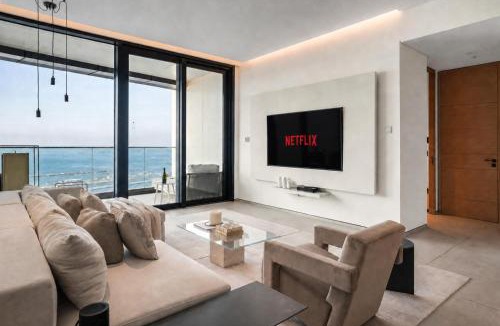 Dubai Marina Apartment | ADDRESS BEACH RESORT, Luxury 2BDR & 5-Star Hotel Amenities and Full Sea Views