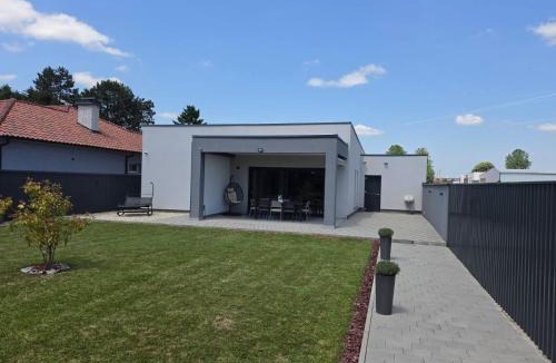 Osijek Villa | Black&White