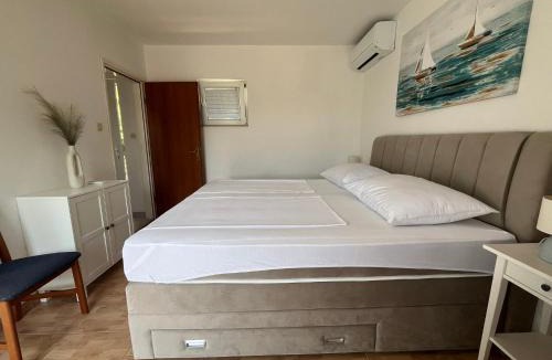 Pokrivenik House | Roso Seafront House
