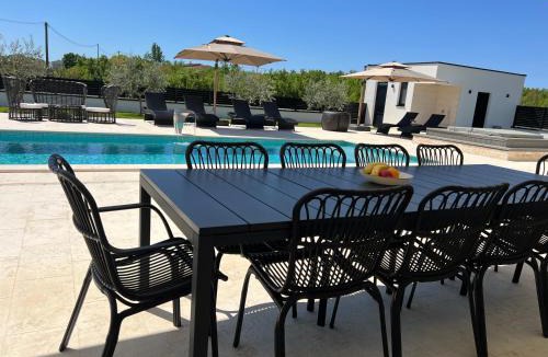Ljubuski Villa | Villa DEL SOLE with Heated Saltwater Pool, Jacuzzi and Sauna