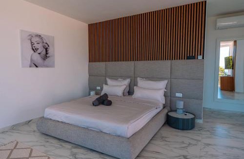 Zrnovo Villa | Luxury Villa Morello Korčula 1 with large heated pool, gym & sauna