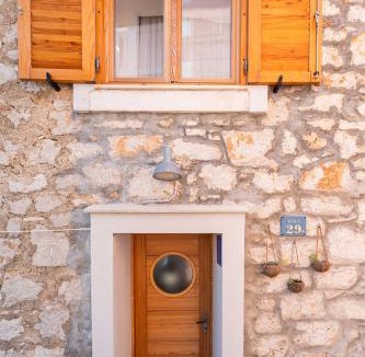 Luka Apartment | Charming old stone house