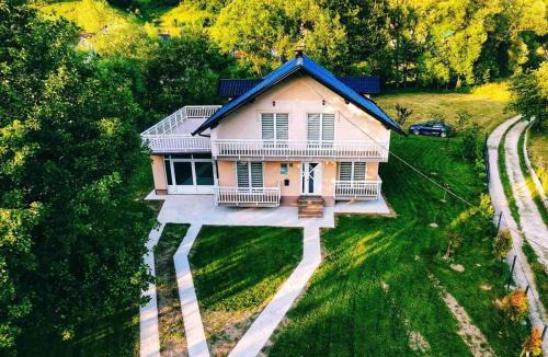 Hadzici Villa | Villa Nature