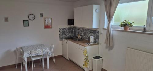 Kranj Apartment | Apartma in the countryside under Storžič