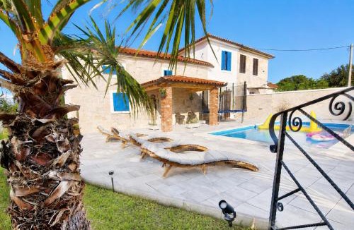 Gabonjin Villa | Villa Kristina