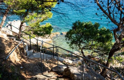 Marusici Villa | Villa Bonaca - Entire Private Beachfront Villa