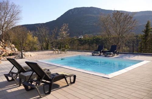 Trn Villa | Casa Quadratica