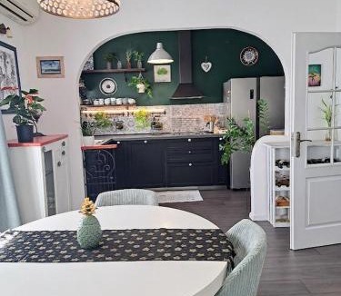 Sarsoni Apartment | Apartment Maja