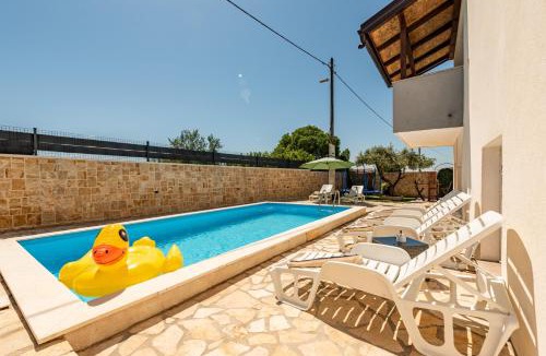 Lovinac Villa | Villa Ariane