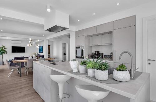 Bast Villa | Villa Alta Vista