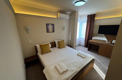 Mitrovicë Hotel | Hotel Lux