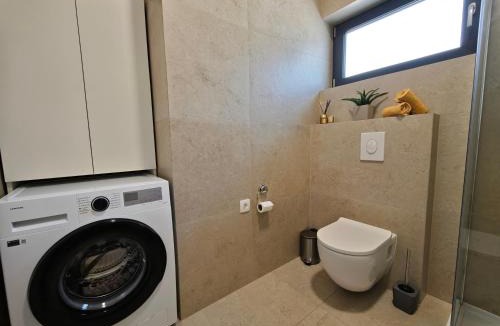 Donji Prolozac House | Villa Azure