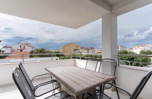 Zrce Apartment | Villa Sandy with a pool