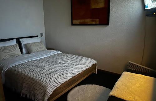 Sumece Hotel | Petrovf Place