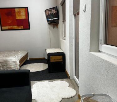 Sumece Hotel | Petrovf Place