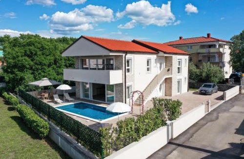 Sveti Anton Apartment | Holiday Apartment with Private Pool - SARA