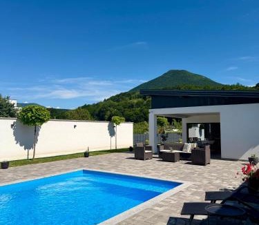 Bihac Villa | Unavis Residence