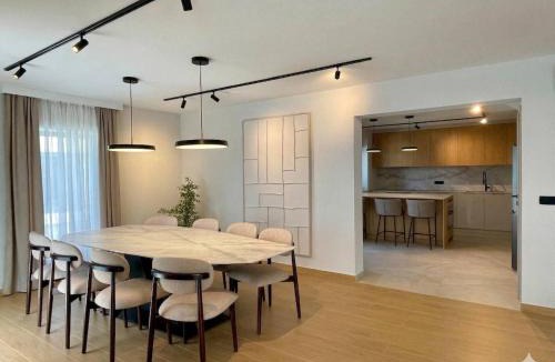 Porec Villa | 4-Bdroom Family Villa Sleeps 16 w Pool and Hot tub