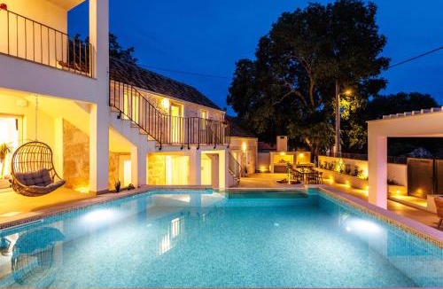 Marina Villa | Villa MijoMare "Outdoor pool,hot tub,infrared and finnish sauna,gym and game room"
