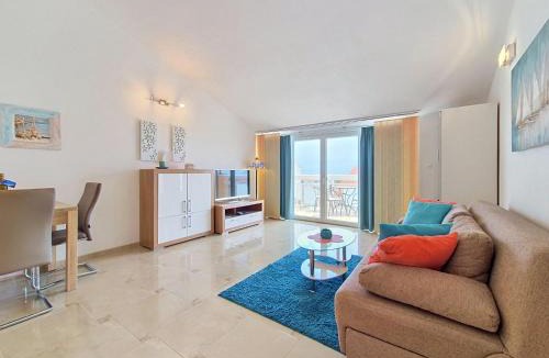 Okrug Gornji Apartment | Apartment Villa Nikaroni-3 by Interhome