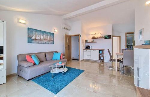 Okrug Gornji Apartment | Apartment Villa Nikaroni-3 by Interhome