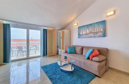 Okrug Gornji Apartment | Apartment Villa Nikaroni-3 by Interhome