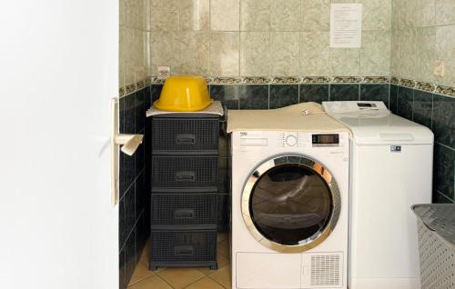 Ogulin Apartment | Awesome Apartment In Hreljin Ogulinski With Sauna