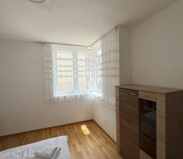 Canton 10 Apartment | Apartment M