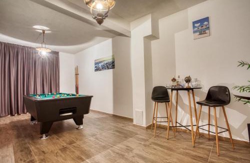 Duce Villa | LUXURY VILLA PARADISE 120m from sandy beach, heated pool, billiard, max 12 pax