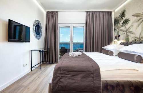 Duce Villa | LUXURY VILLA PARADISE 120m from sandy beach, heated pool, billiard, max 12 pax