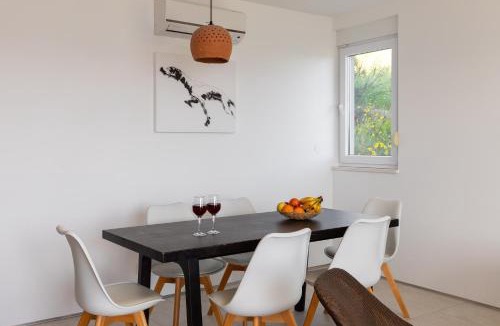 Mimice Apartment | Villa Jolara With Heated Pool - Deluxe Apartment 11