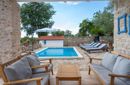 Oklaj House | Holiday Home Toma
