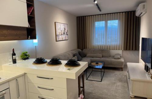 Jerli Talinovac Apartment | Linda s Apartment Free Parking Mount Luboten View and Central
