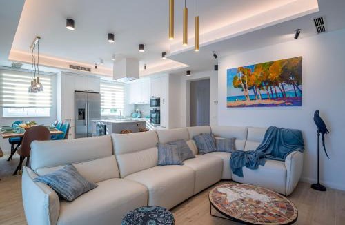 Sumartin Villa | Villa Blu Brac A Beautiful 3 Bedroom Villa A Stones Throw To The Beach