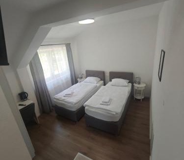 Licko Lesce House | Guesthouse Gacka idila