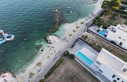 Kastel Stafilic Villa | Beachfront villa with pool