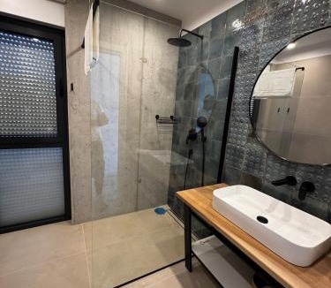 Kastel Stafilic Villa | Beachfront villa with pool