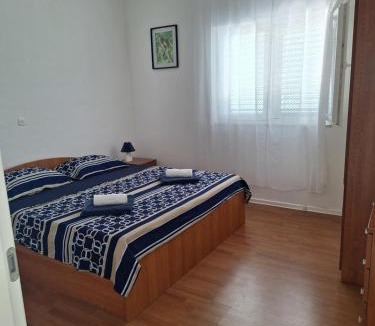 Okrug Donji Apartment | Apartman Irena with terase end private parking
