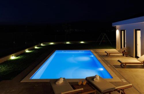 Trilj Villa | Vila Terra Relax House- Vila with private pool&garden