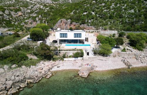 Karlobag Villa | Vila Marita Private Seafront Estate